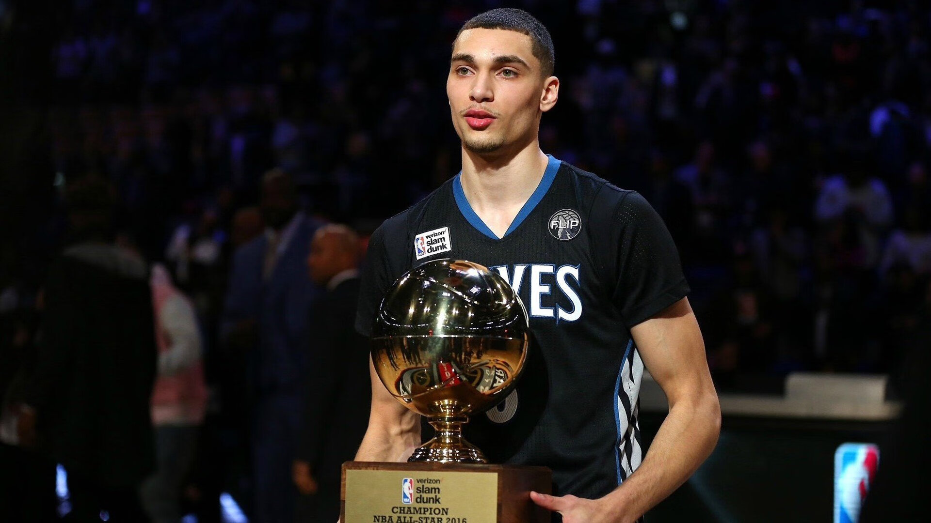 “华金·托比利亚的高效防守与团队协作，为美洲狮队赢得宝贵胜利”