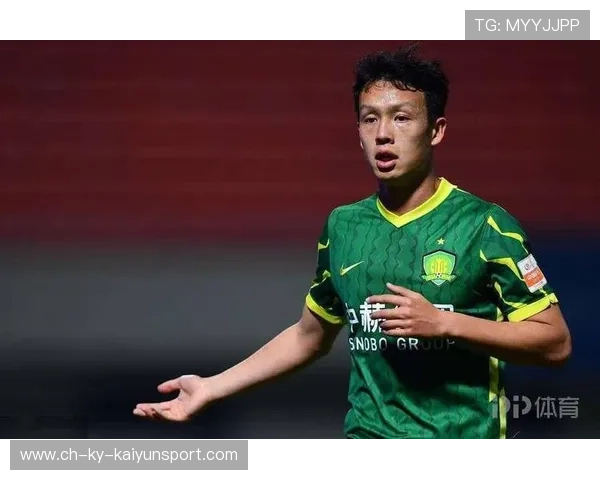 严鼎皓中场调度控制节奏，辽宁铁人反击战术在集训中见成效